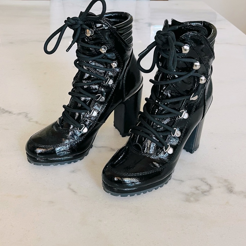 DKNY Women’s Lenin Lace Up Boots
